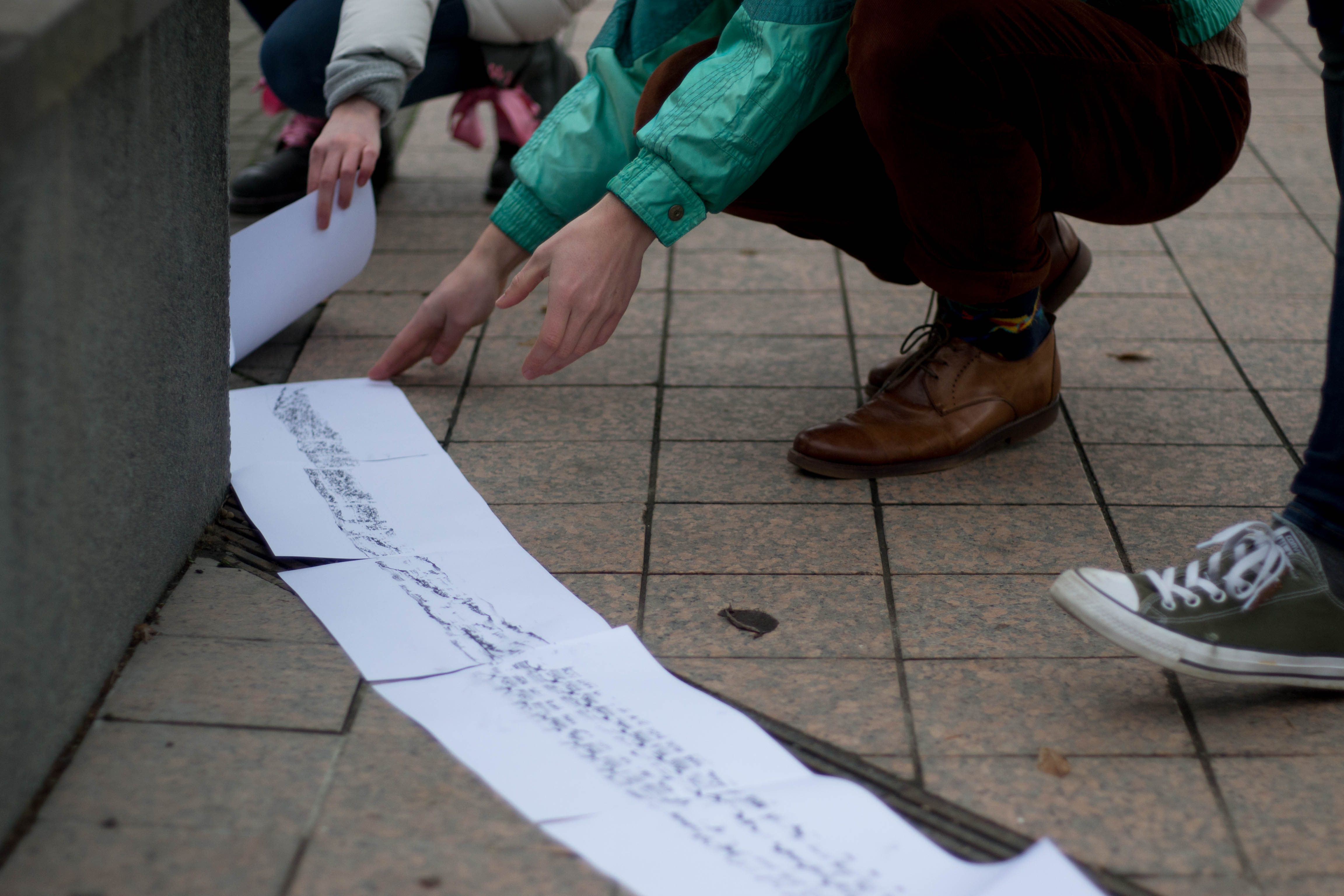 Participants taking rubbings. Image credit: Lison Colin