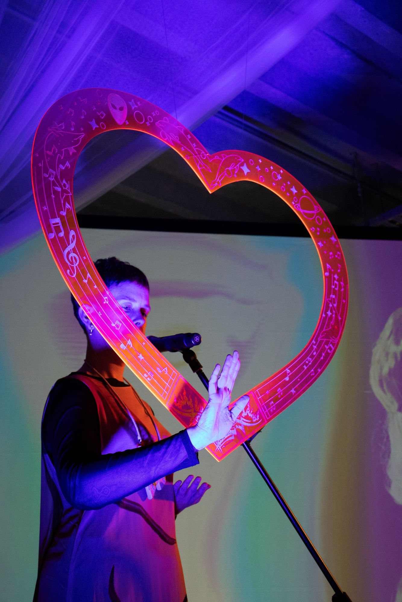 Performance of The Wet EP -10th Anniversary, by Gemma Syme at Ō Papa Gallery. Photo by Kate Henry.